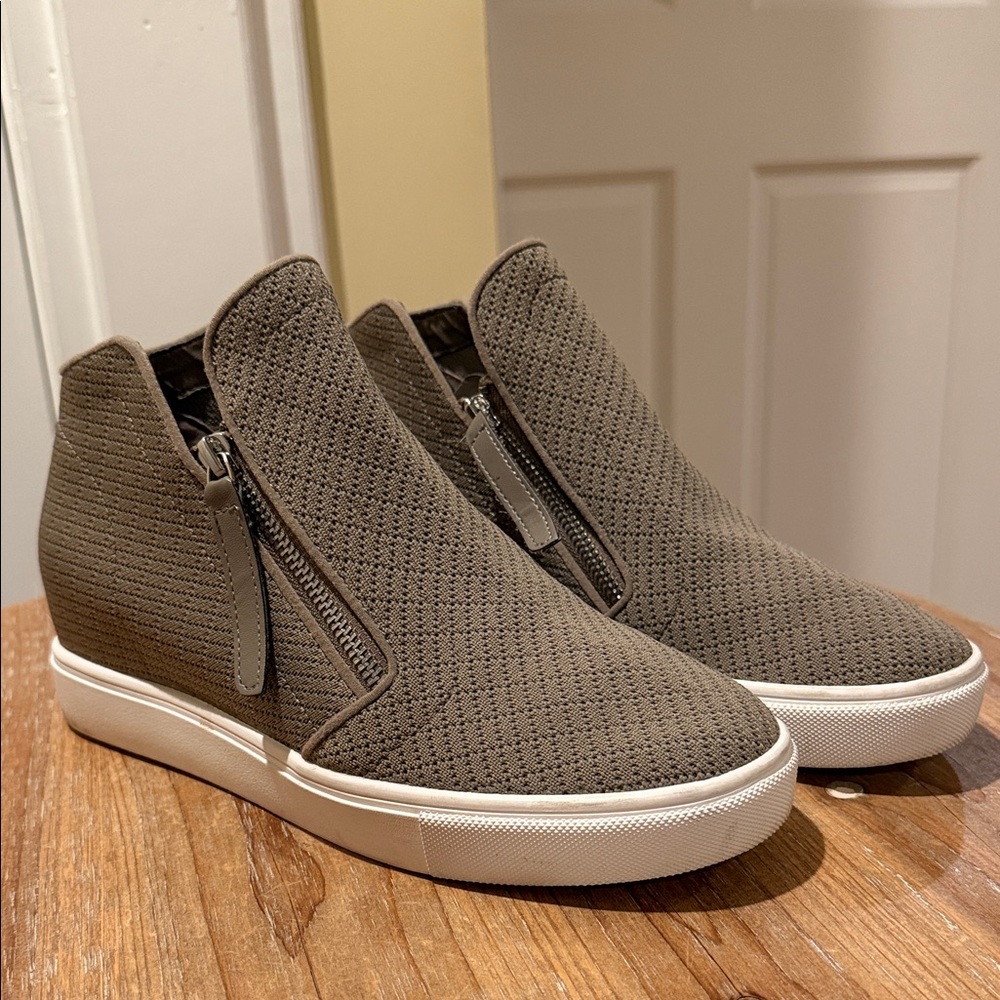 Steve Madden Camden Knit Wedge Sneakers.  size 9.5M